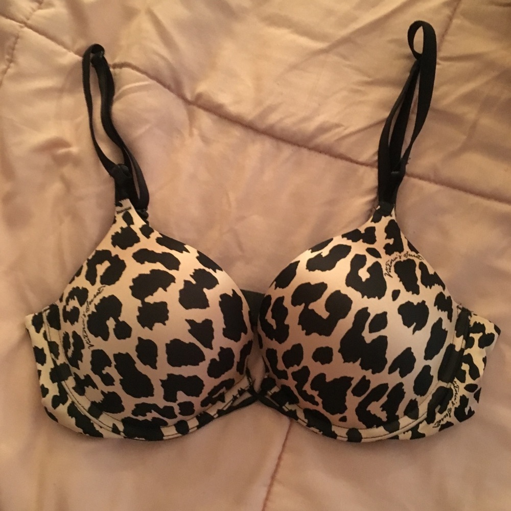 Victoria’s Secret Twist Front Pushup Bra - 34B